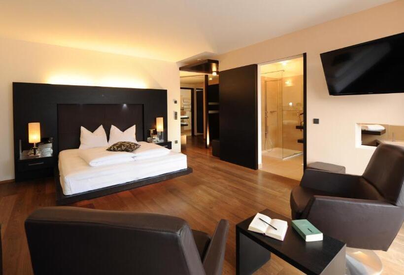 סוויטת פנטהאוז, Vier Jahreszeiten