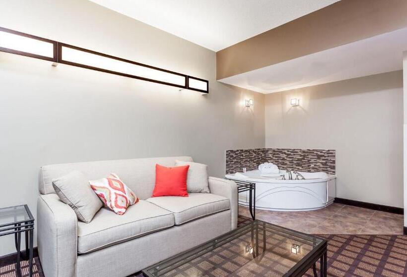 Superior Suite, Microtel Inn & Suites By Wyndham Timmins