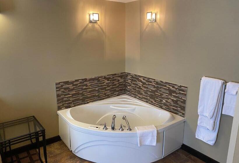 Superior Suite, Microtel Inn & Suites By Wyndham Timmins