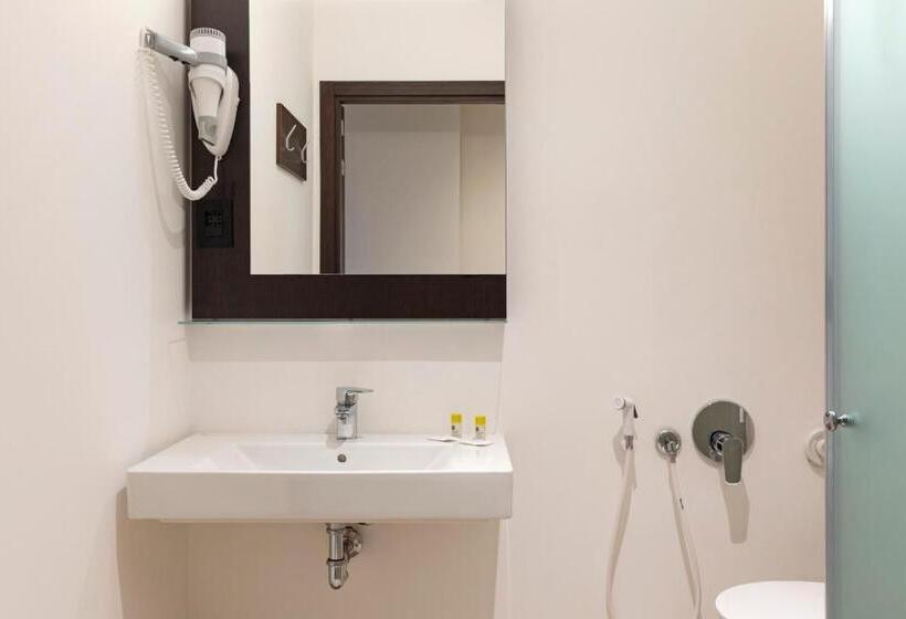 اتاق استاندارد با تراس, B&b Hotel Savona