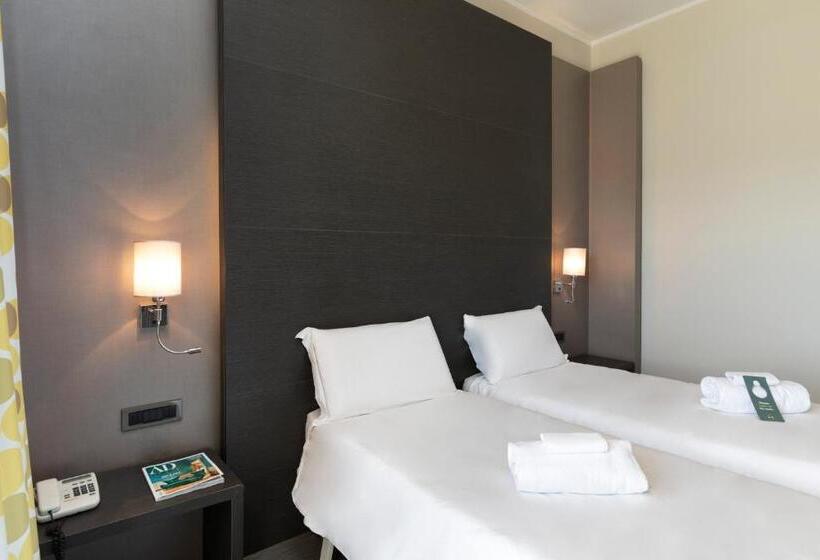 اتاق استاندارد با تراس, B&b Hotel Savona