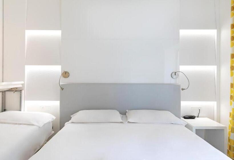 اتاق استاندارد سه نفره, B&b Hotel Savona