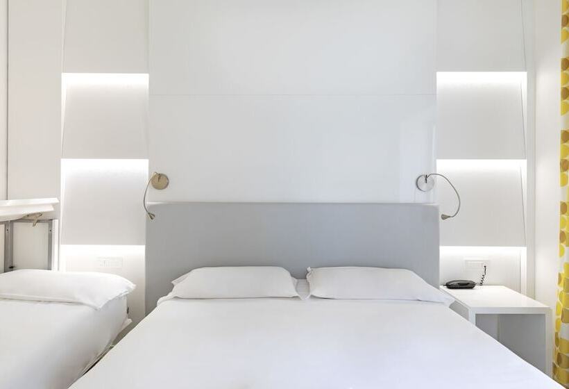 اتاق استاندارد سه نفره, B&b Hotel Savona
