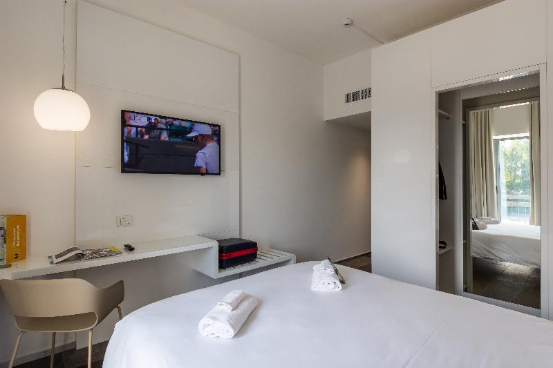 اتاق استاندارد سه نفره, B&b Hotel Savona