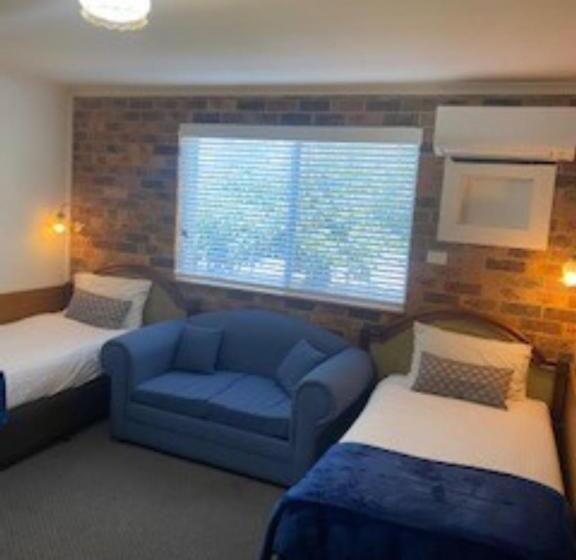 سوییت خانوادگی, Kinross Inn