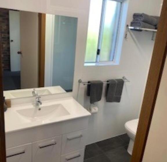 سوییت خانوادگی, Kinross Inn