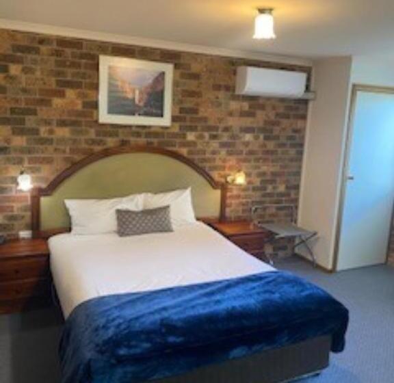 سوییت خانوادگی, Kinross Inn