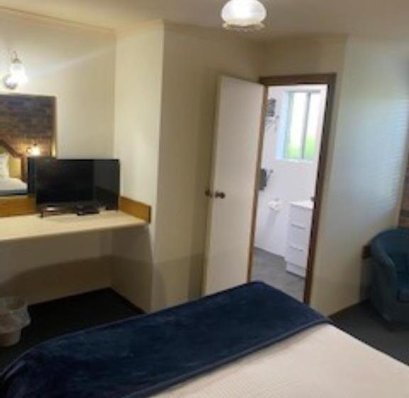 سوییت خانوادگی, Kinross Inn