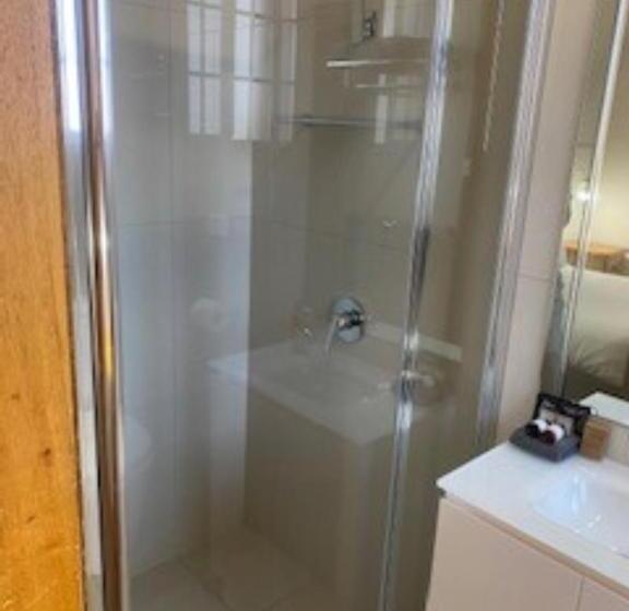 اتاق استاندارد, Kinross Inn