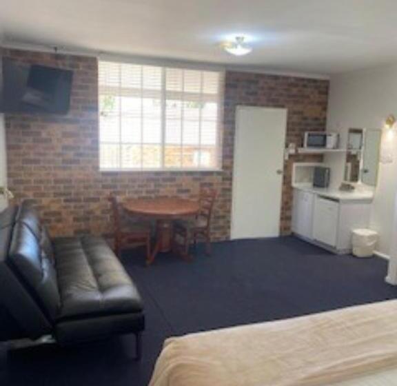 اتاق لوکس با تخت بزرگ, Kinross Inn