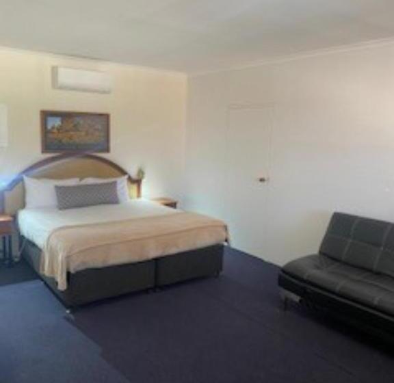 اتاق لوکس با تخت بزرگ, Kinross Inn