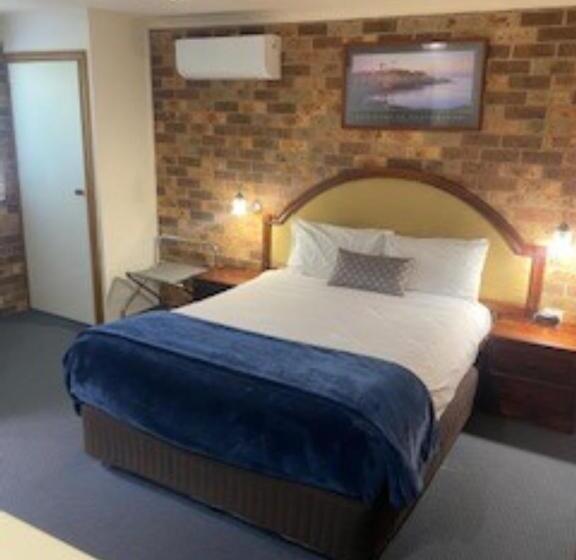 سوییت خانوادگی, Kinross Inn