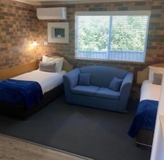 سوییت خانوادگی, Kinross Inn