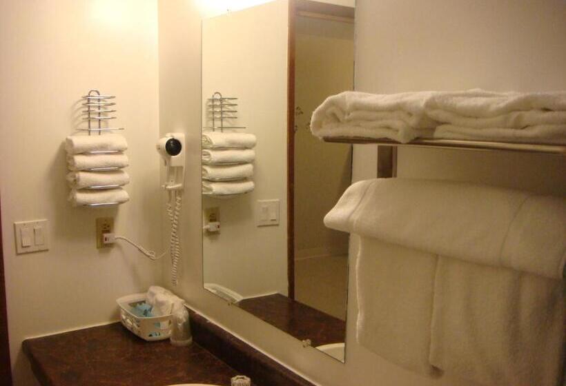 غرفة عائلية, Red Coat Inn Motel