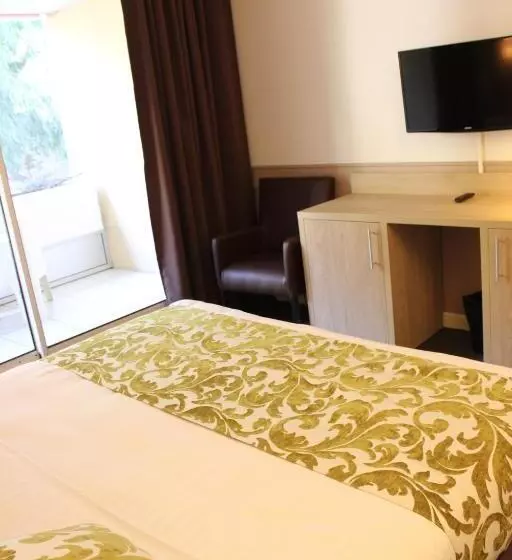 Superior Room with Terrace, Royal Cottage