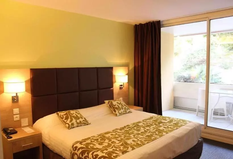 Superior Room with Terrace, Royal Cottage