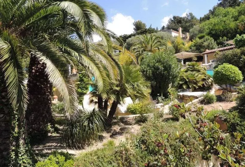 سوییت جونیور, Royal Cottage