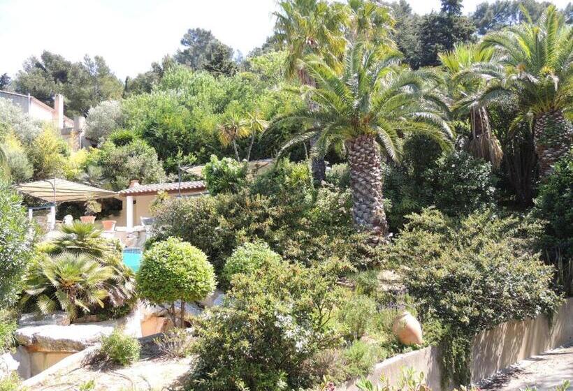 Полулюкс, Royal Cottage