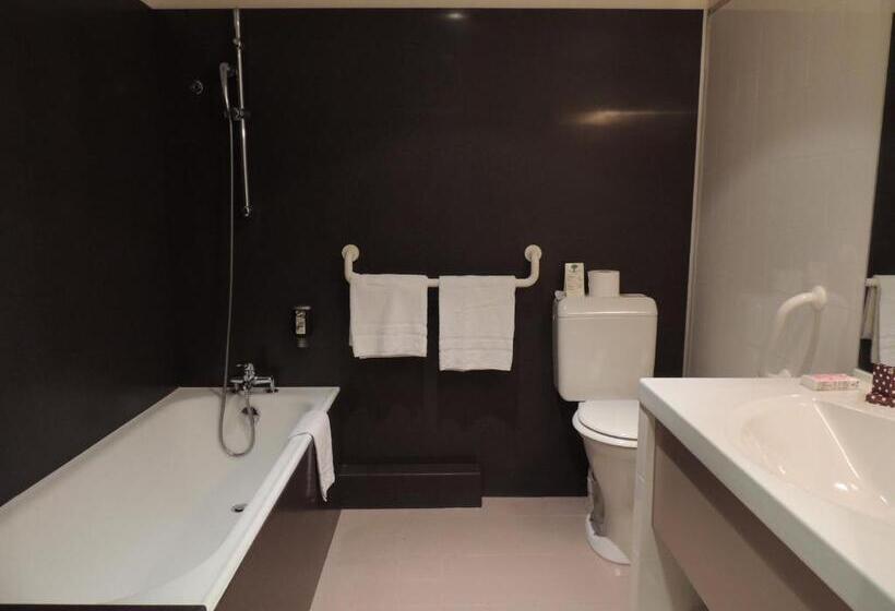 Номер Стандарт с Балконом, Royal Cottage