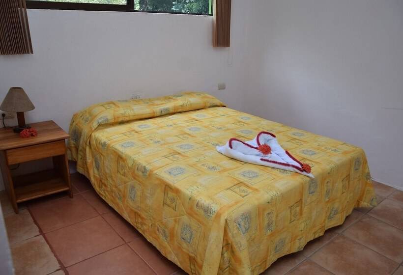 سوییت با چشم‌انداز باغ, Agua Dulce On The Beach