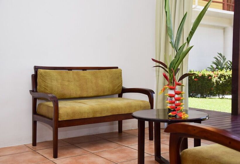 سوییت با چشم‌انداز استخر, Agua Dulce On The Beach