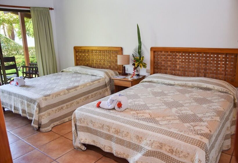 سوییت با چشم‌انداز باغ, Agua Dulce On The Beach