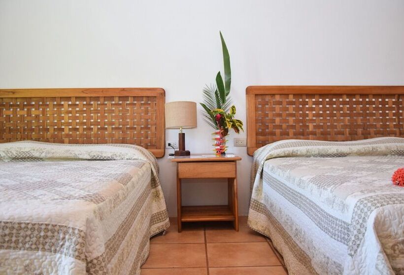 سوییت با چشم‌انداز باغ, Agua Dulce On The Beach