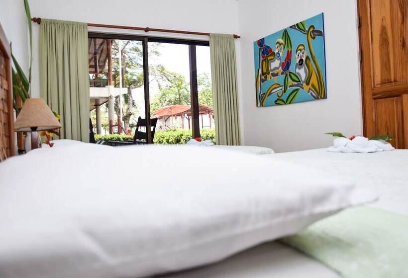 سوییت با چشم‌انداز استخر, Agua Dulce On The Beach