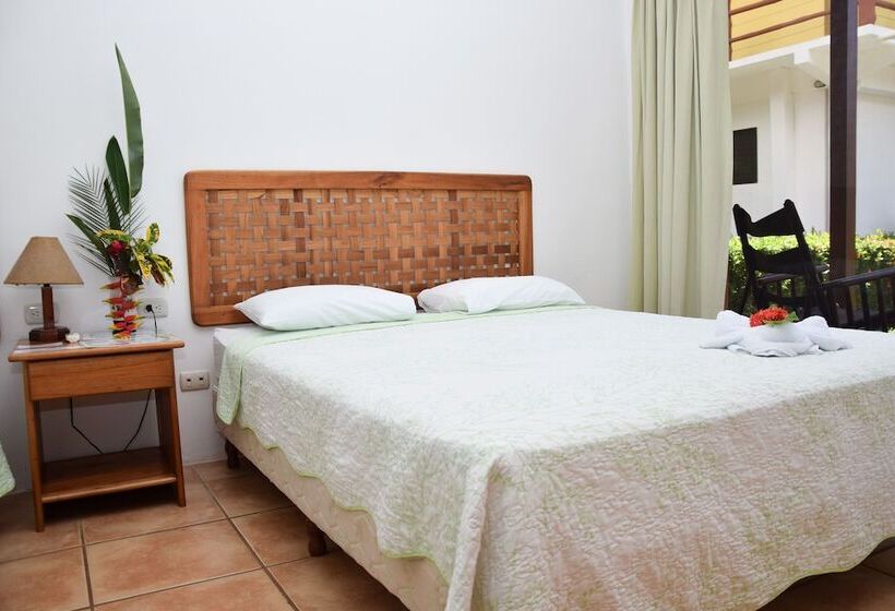 سوییت با چشم‌انداز استخر, Agua Dulce On The Beach