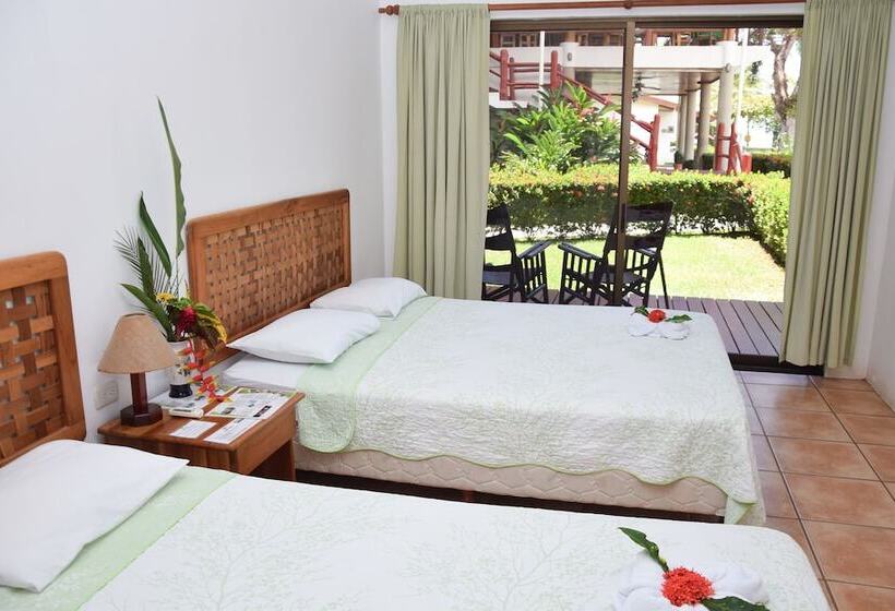 سوییت با چشم‌انداز استخر, Agua Dulce On The Beach