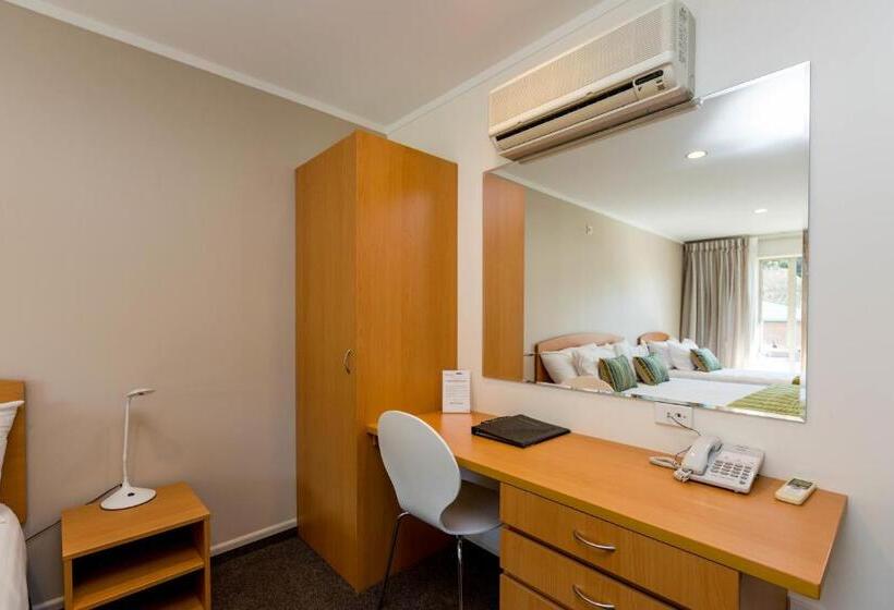 סטודיו אקזקיוטיב, Aspen Court Motel Taihape