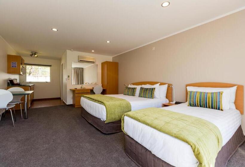 סטודיו אקזקיוטיב, Aspen Court Motel Taihape
