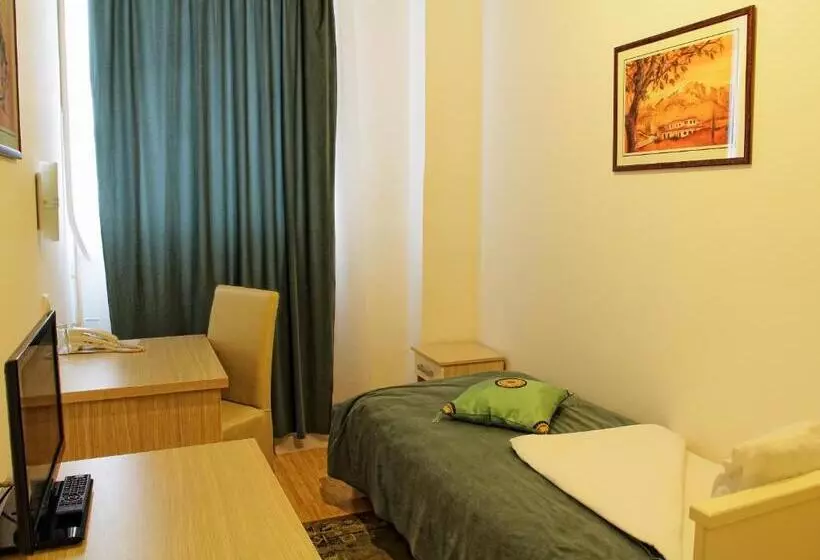 اتاق استاندارد یک نفره, Garni Hotel Hamburg