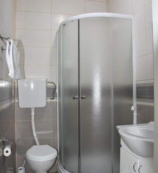 اتاق استاندارد یک نفره, Garni Hotel Hamburg