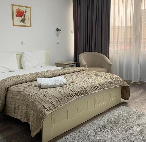 اتاق ساده سه‌ نفره, Garni Hotel Hamburg