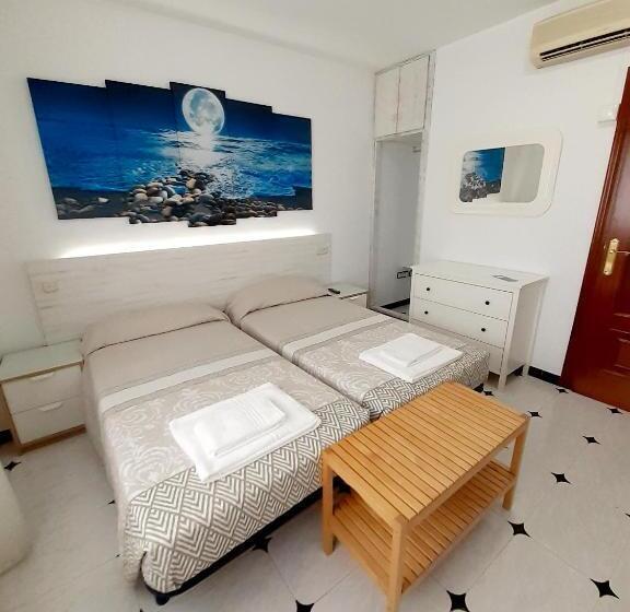 اتاق استاندارد سه نفره, Hostal Kokkola