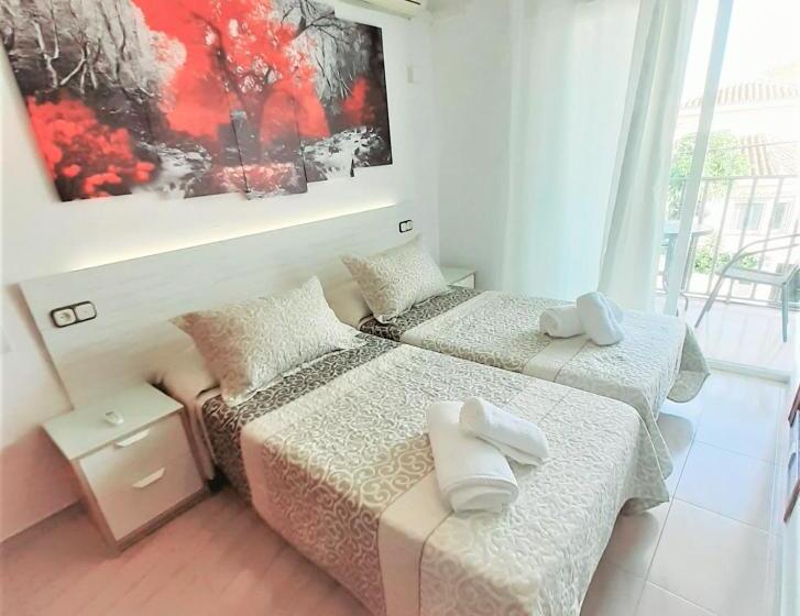 اتاق استاندارد با بالکن, Hostal Kokkola