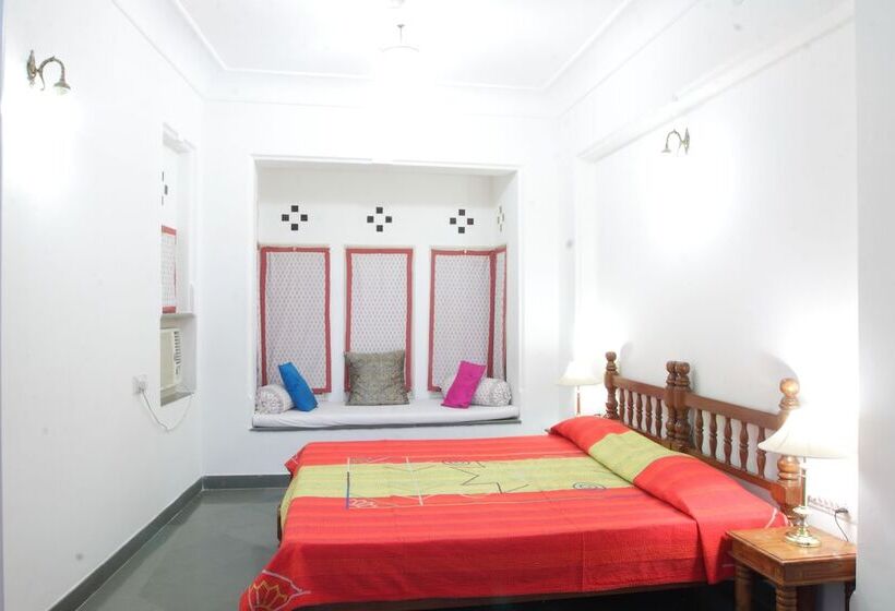 Quarto Deluxe, Aashiya Haveli