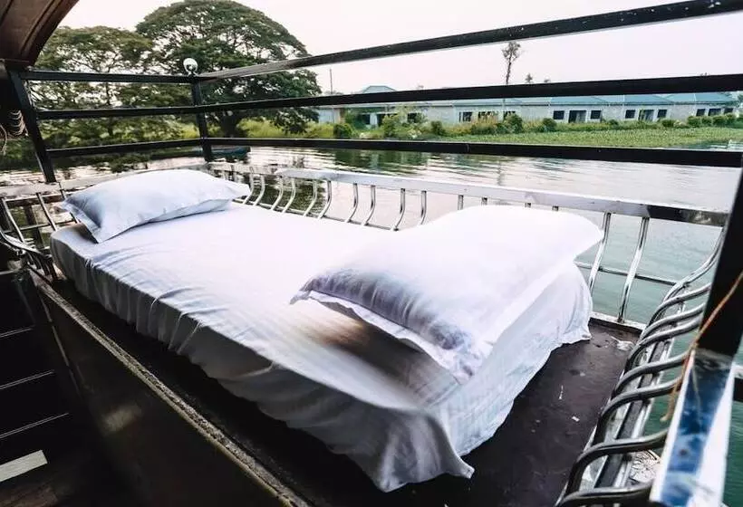 Deluxe-huoneisto 3 Makuuhuonetta, Cosy Premium Houseboats