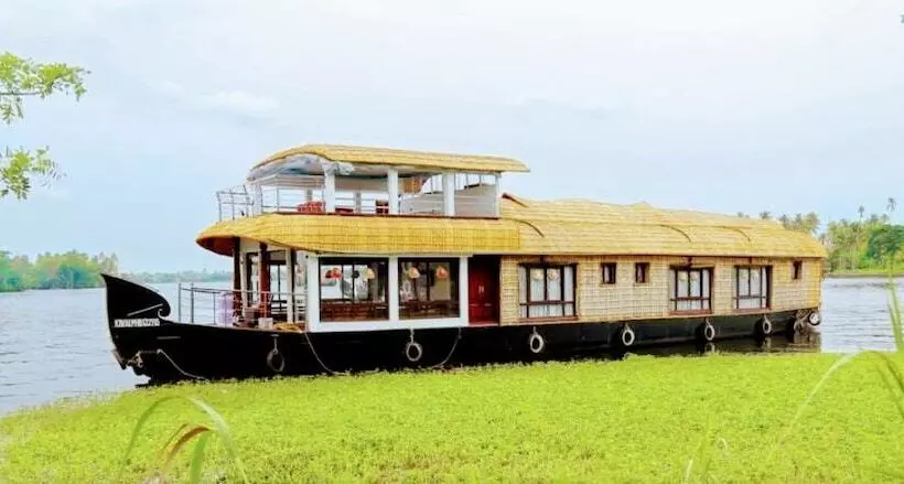 Huoneisto 4 Makuuhuonetta, Cosy Premium Houseboats