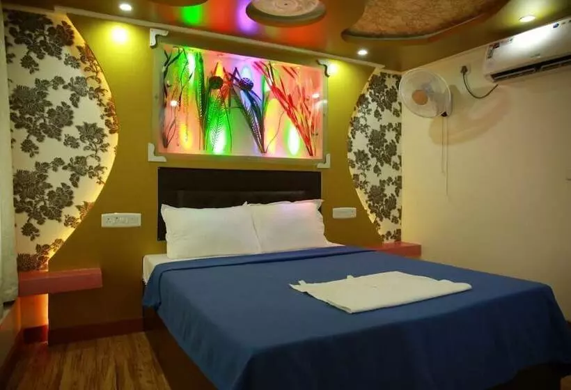 3 Bedroom Premium Apartment, Cosy Premium Houseboats
