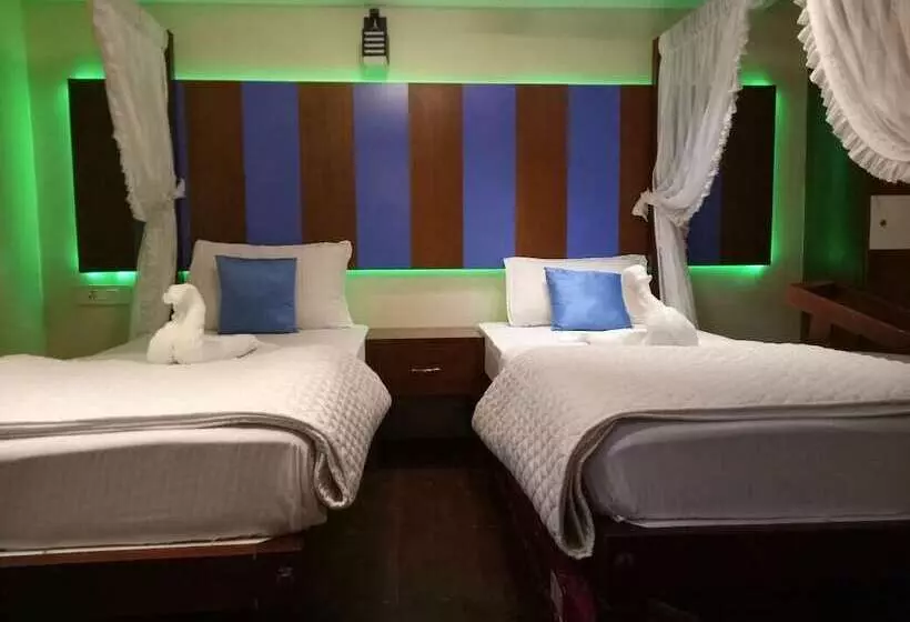 5 Bedroom Apartment, Cosy Premium Houseboats