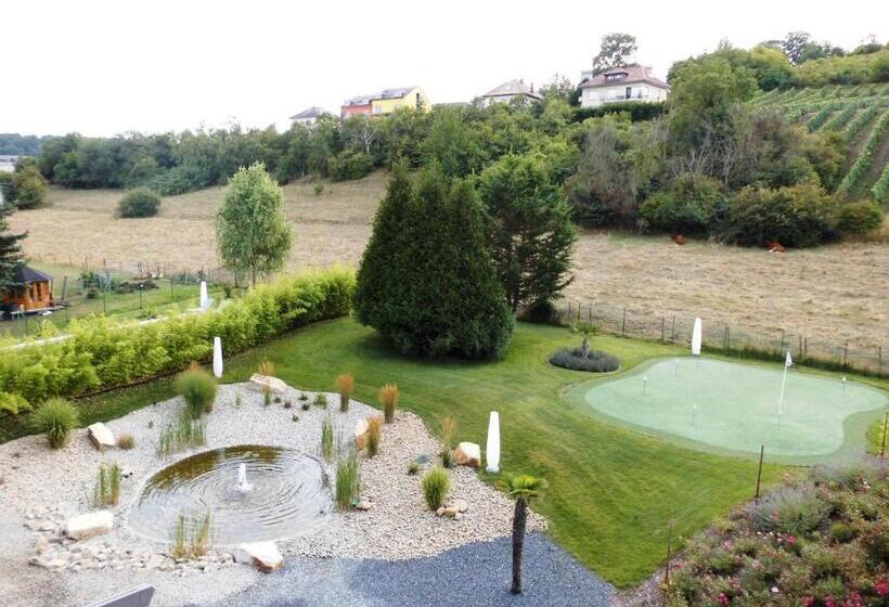 اتاق خانوادگی, De L'ecluse Superior