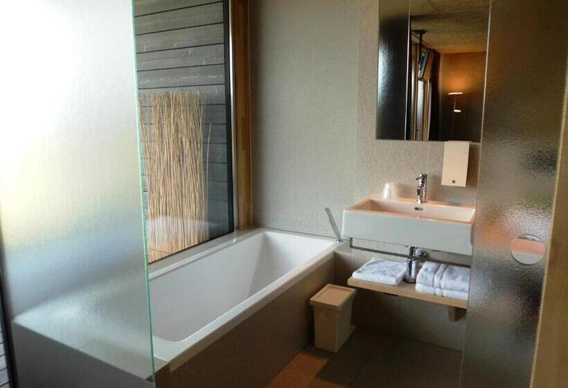 اتاق استاندارد با تراس و چشم‌انداز پانوراما, De L'ecluse Superior