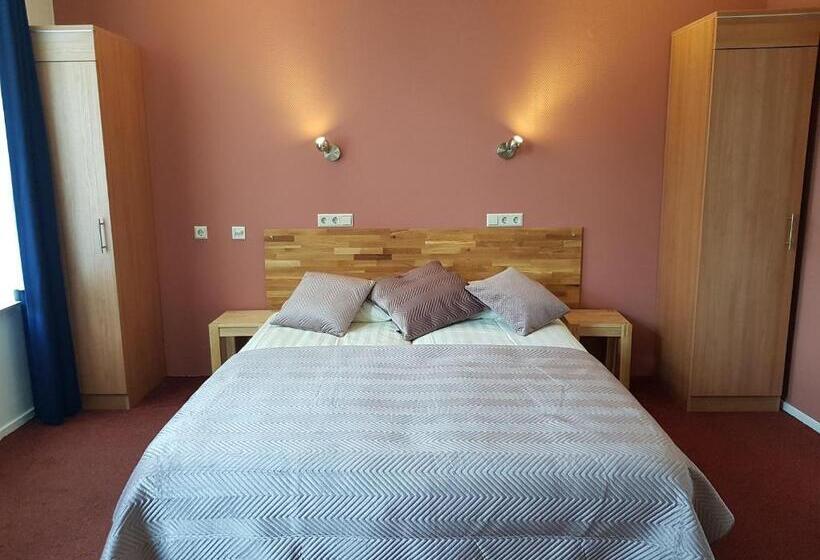 اتاق خانوادگی, De Wilde Kriek   Before De Karsteboom