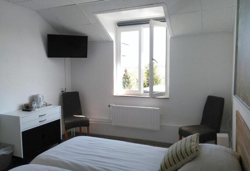 اتاق خانوادگی با سرویس بهداشتی مشترک, De Wilde Kriek   Before De Karsteboom