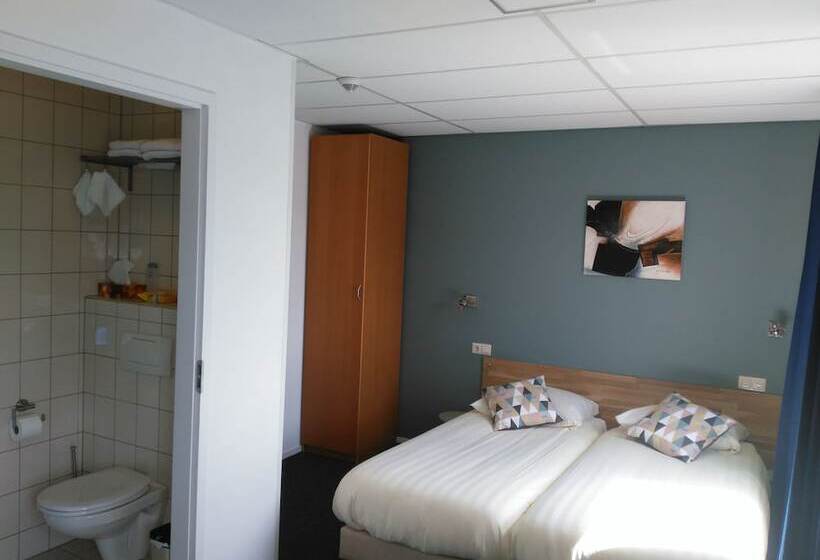 اتاق استاندارد, De Wilde Kriek   Before De Karsteboom