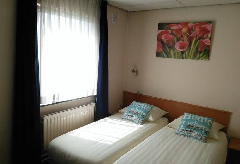 اتاق عادی, De Wilde Kriek   Before De Karsteboom