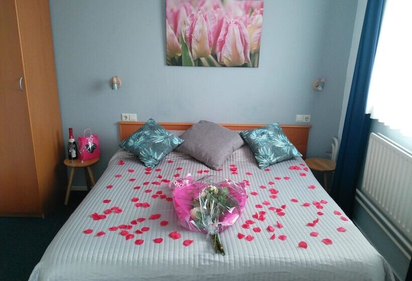 اتاق استاندارد, De Wilde Kriek   Before De Karsteboom