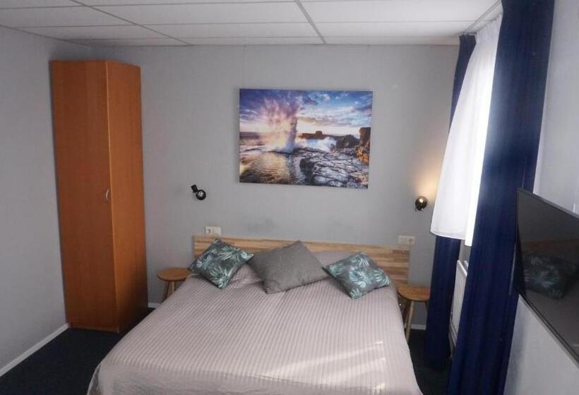 اتاق استاندارد, De Wilde Kriek   Before De Karsteboom